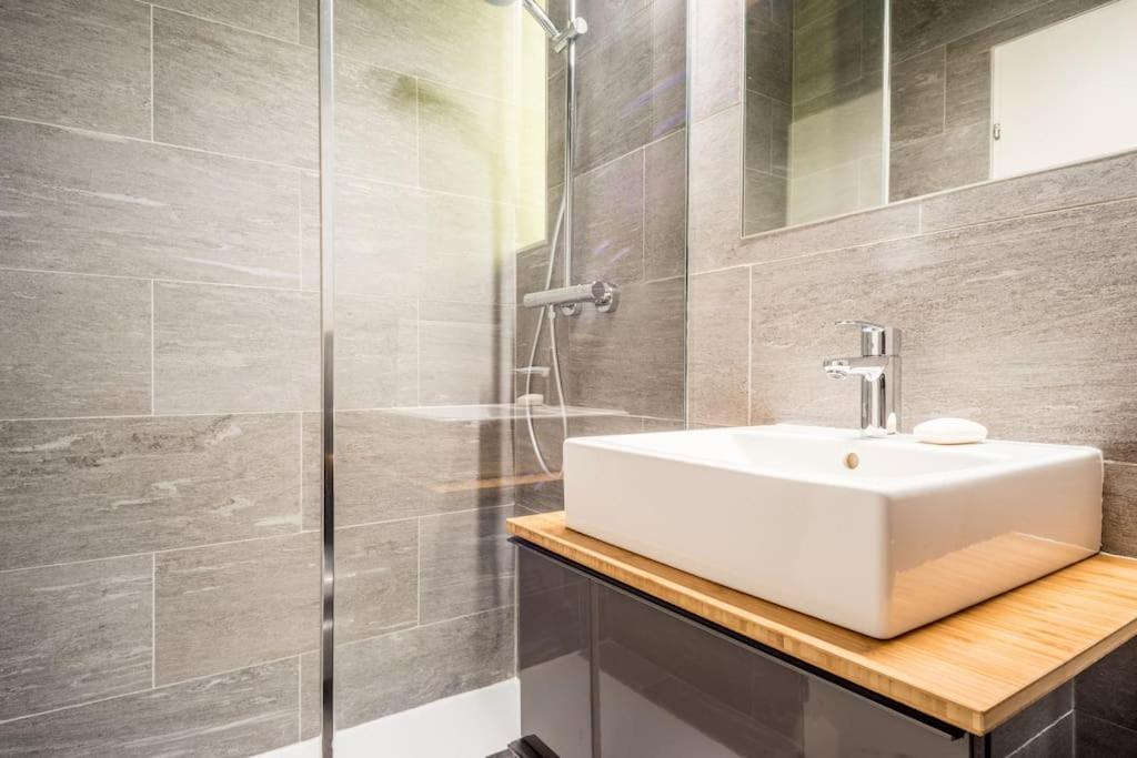 Aurora A Champel Avec Terrasse Apartment