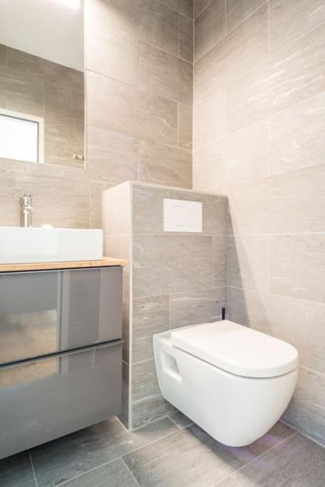 Apartment Aurora A Champel Avec Terrasse Geneva